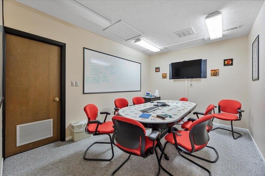 More Photos Of 21551 270th St, Mc Clelland Office For Sale