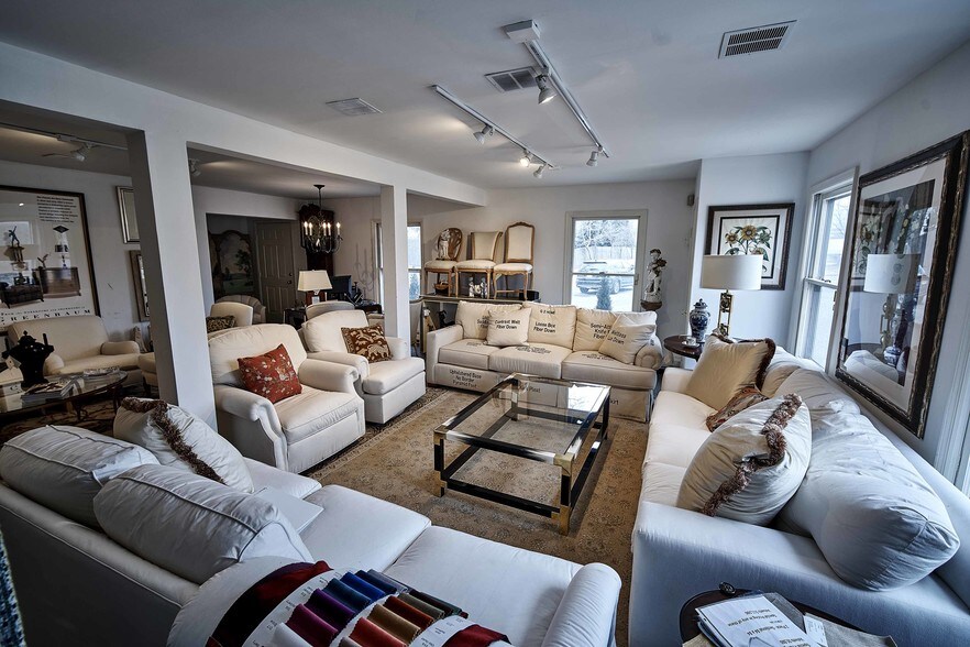 More Photos Of 584 State Rt 17, Ridgewood Office Residential For Lease