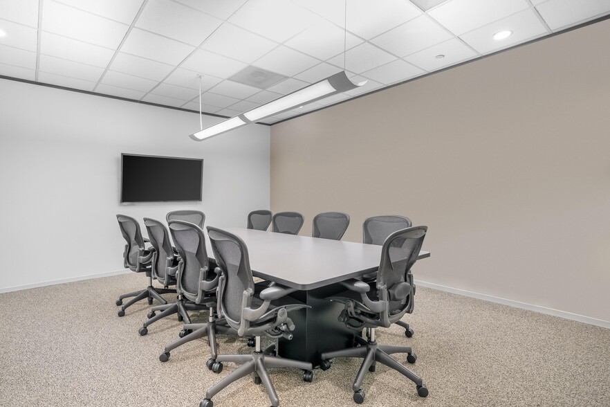 More Photos Of 14090 Southwest Fwy, Sugar Land Coworking Space