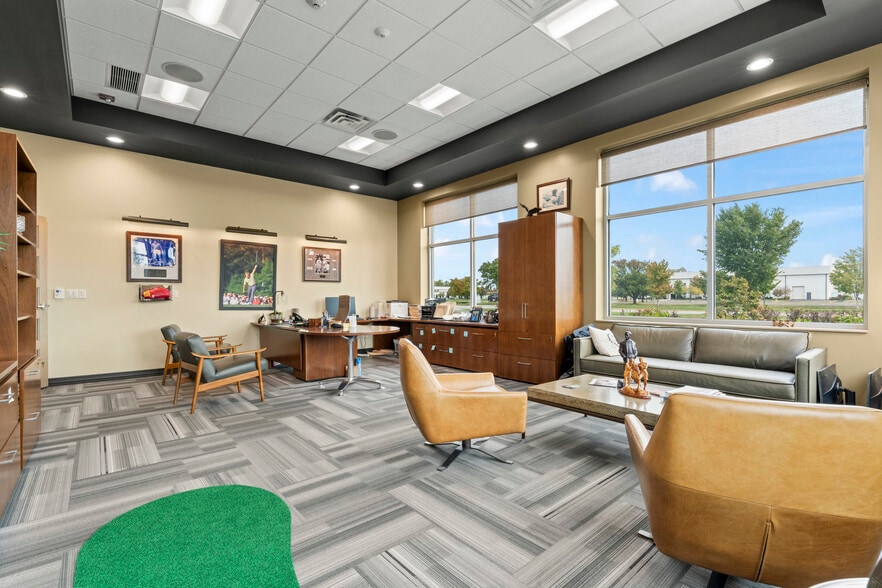 More Photos Of 9404 Margo Ln, Munster Office For Sale