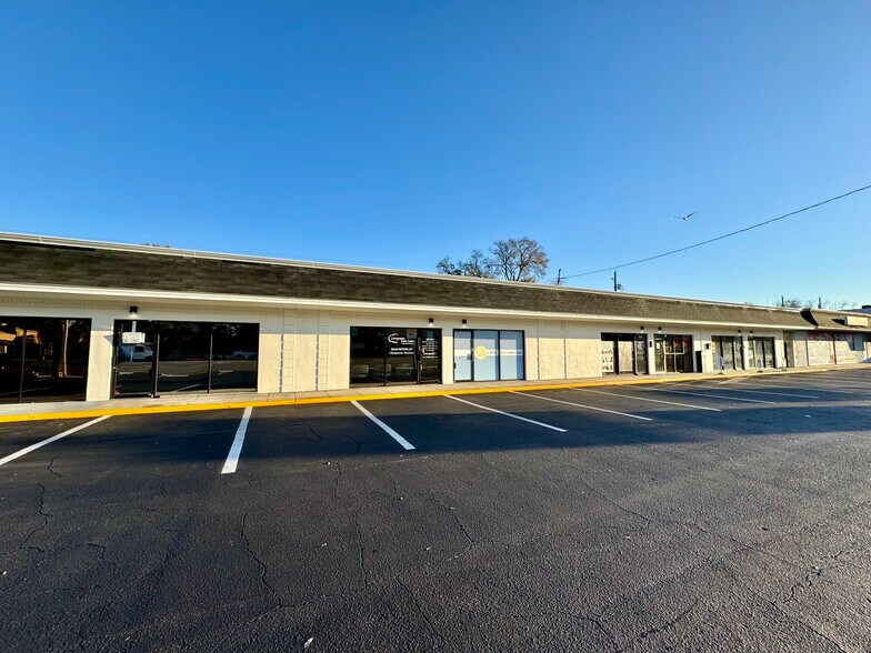 More Photos Of 4239 Kennedy blvd, Tampa General Retail For Lease