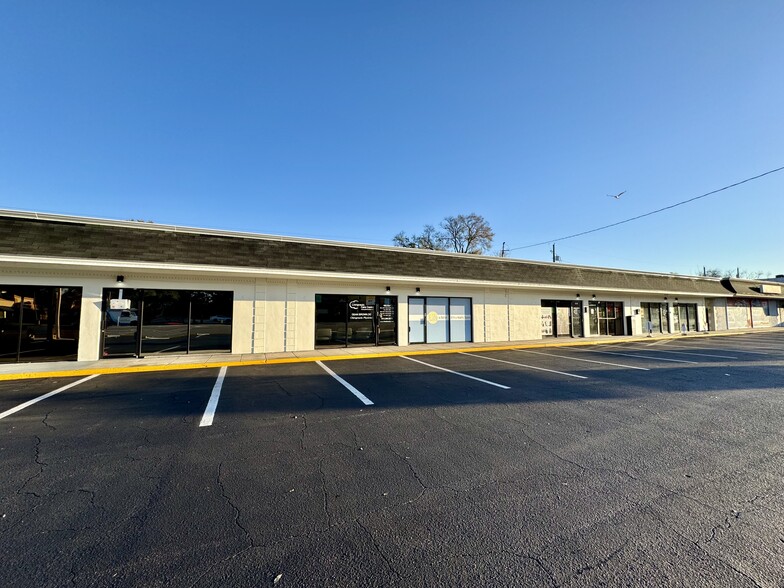 More Photos Of 4239 W Kennedy Blvd, Tampa General Retail For Lease