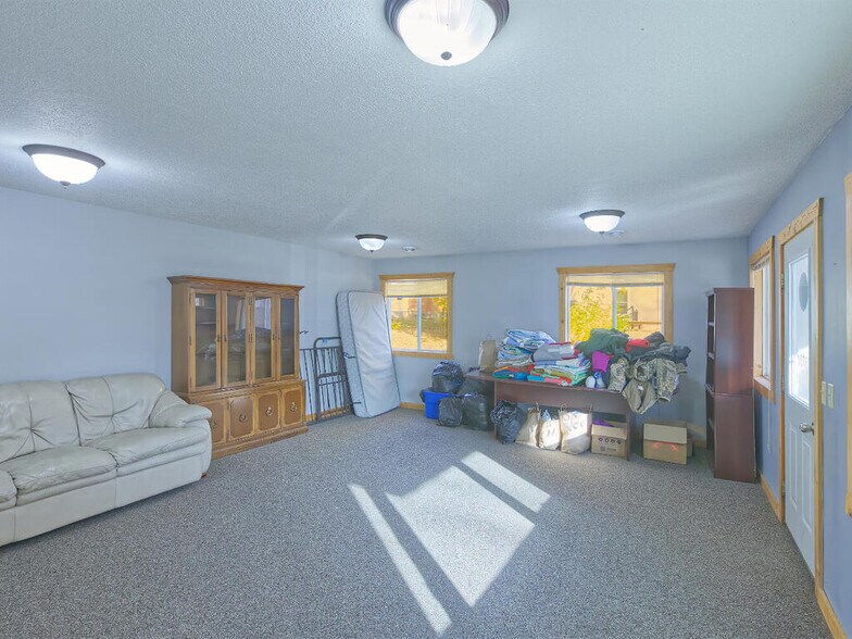 More Photos Of 410 1st St N, Winsted Office For Sale