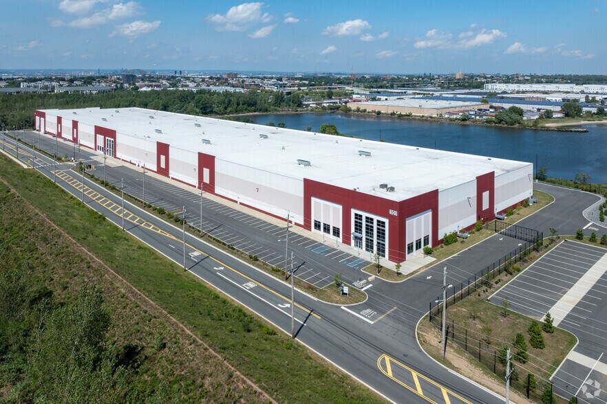 More Photos Of 101 Port Lincoln Rd, Bayonne Distribution For Lease