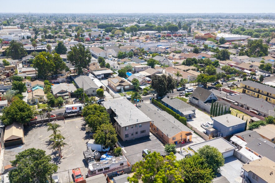 More Photos Of 1433 E 61st St, Los Angeles Apartments For Sale