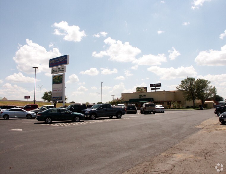 More Photos Of 3226-3234 S Clack St, Abilene Unknown For Lease