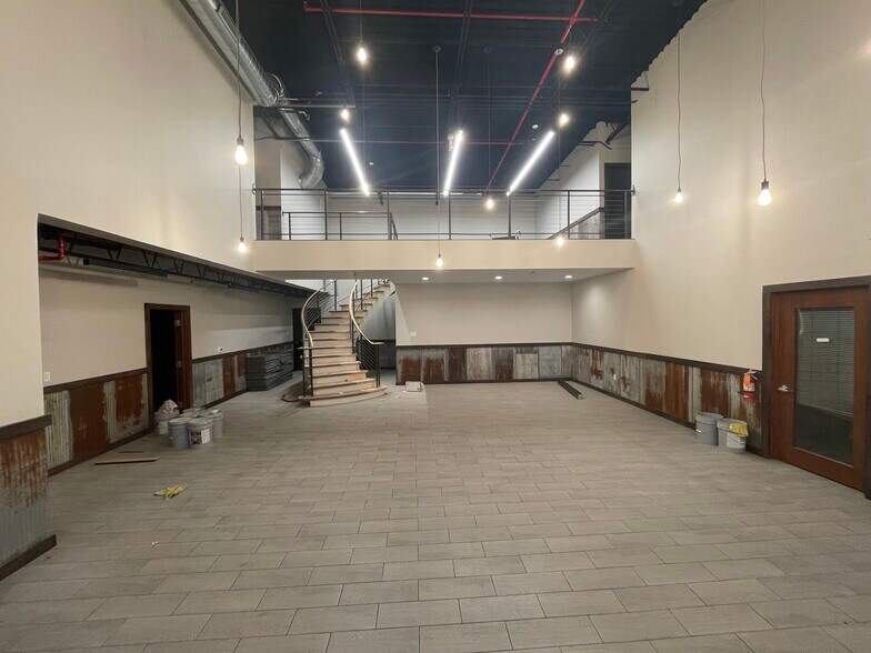 More Photos Of W57N14363 Doerr Way, Cedarburg Manufacturing For Lease