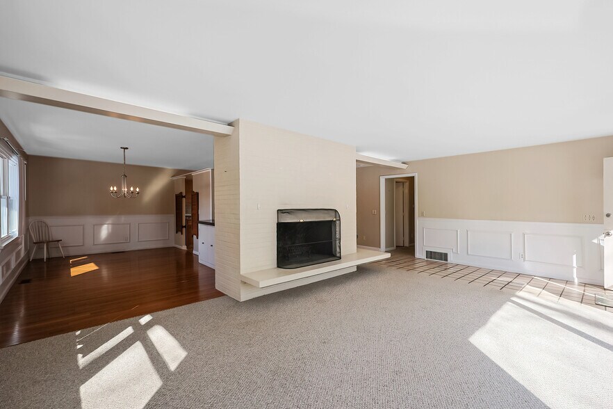 More Photos Of 338 Church St, Whitinsville Medical For Sale