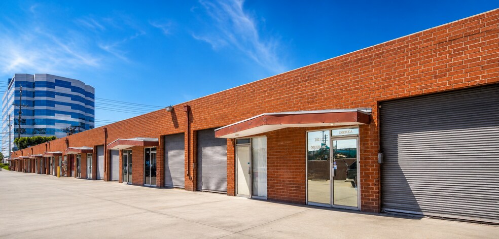 Primary Photo Of 1009-1017 W 190th St, Gardena Service For Lease