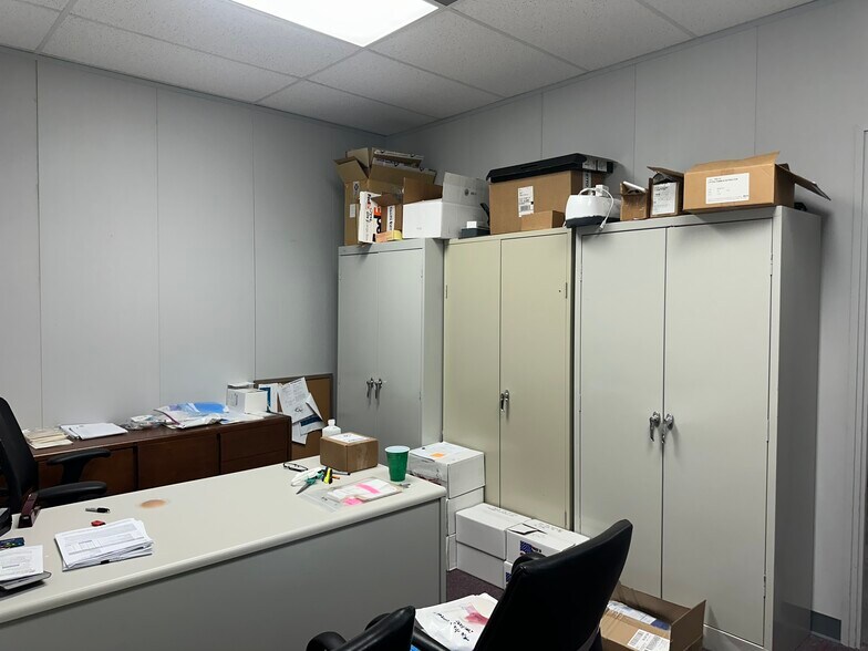 More Photos Of 7531 E Bartlett Corp Cv, Memphis Flex For Lease