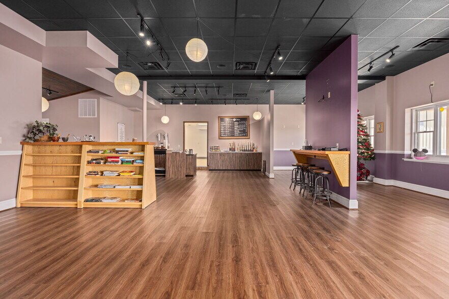 More Photos Of 294 Lee Hwy, Verona General Retail For Lease