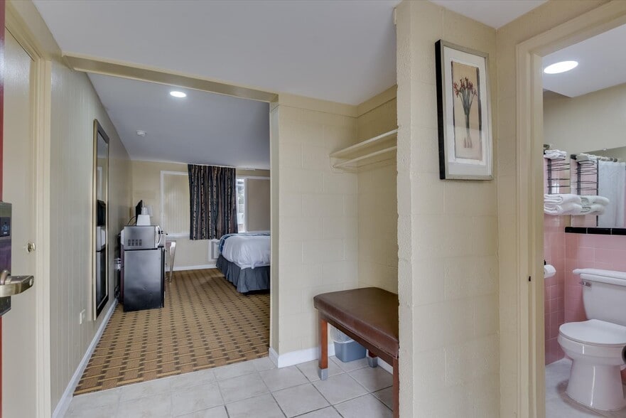 More Photos Of 4638 Jefferson Davis Hwy, North Augusta Hotel For Sale