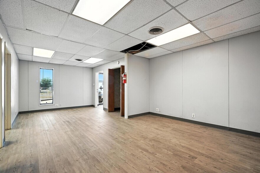 More Photos Of 926 Energy Dr, Abilene Warehouse For Lease