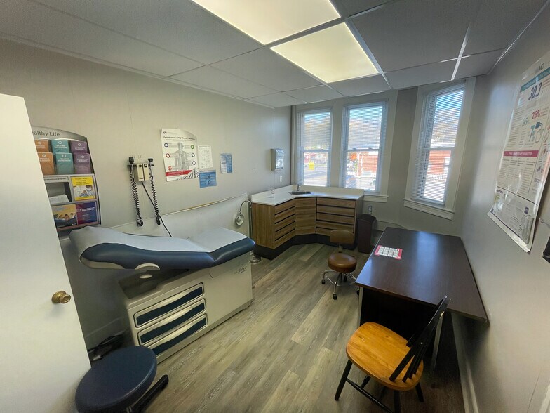 More Photos Of 1224 Chesaco Ave, Rosedale Medical For Lease