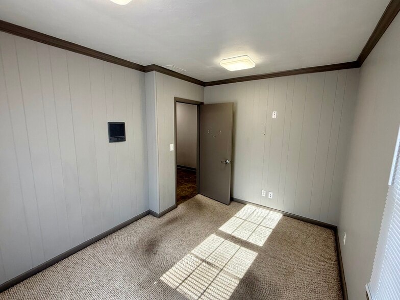 More Photos Of 2894 Center Rd, Poland Medical For Sale