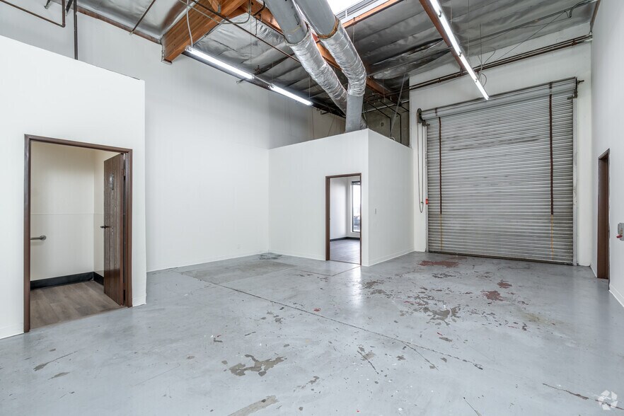 More Photos Of 5405 Arrow Hwy, Montclair Unknown For Lease