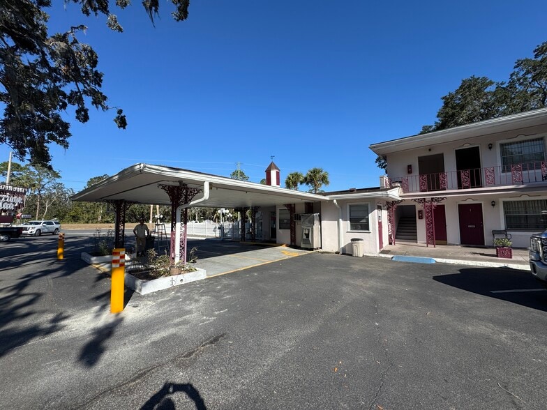 More Photos Of 16872 SE Highway 19, Cross City Hotel For Sale