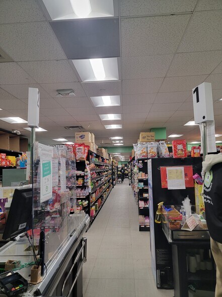 More Photos Of 5818 Forbes Ave, Pittsburgh Supermarket For Sale