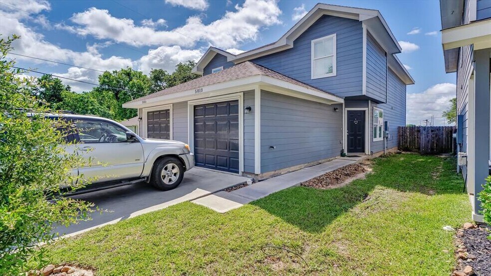 More Photos Of 501 Hines Ave, Willis Apartments For Sale