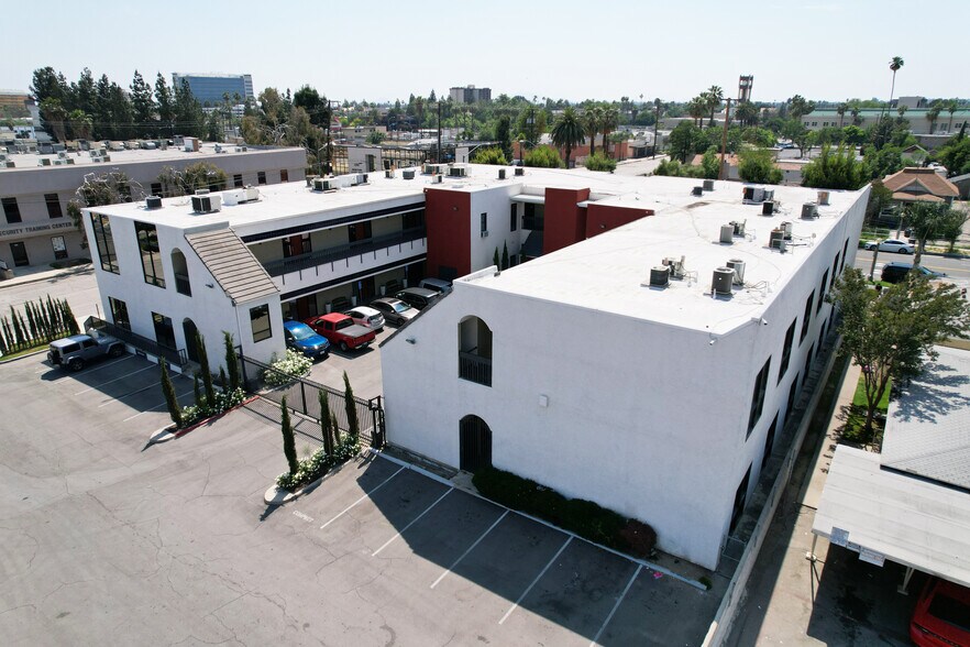 More Photos Of 715 N Arrowhead Ave, San Bernardino Coworking Space