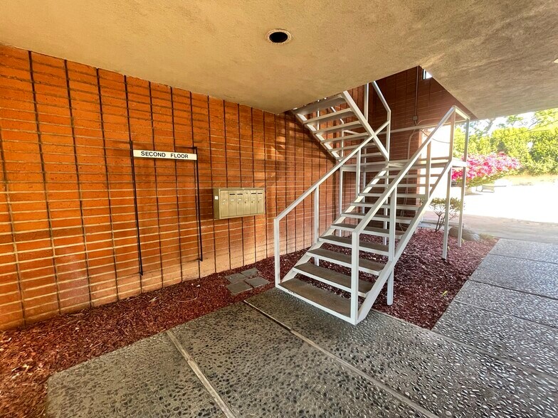 More Photos Of 2485 Huntington Dr, San Marino Office For Lease
