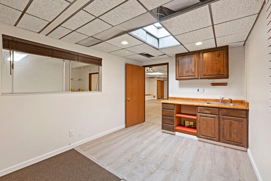 More Photos Of 4450 Enterprise St, Fremont Manufacturing For Sale