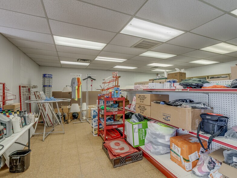 More Photos Of 1221 N 8th Ave, Stroud Convenience Store For Sale