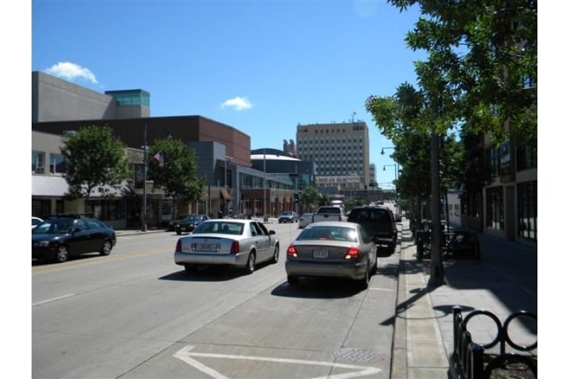 More Photos Of 516 W College Ave, Appleton Storefront Retail Office For Lease