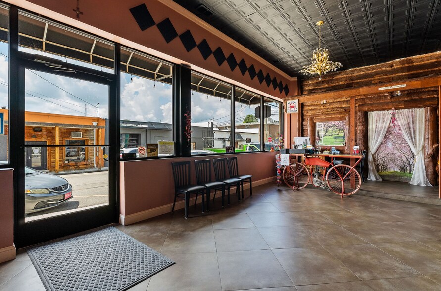 More Photos Of 110 W Walnut St, Smithville Restaurant For Sale