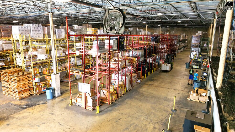 More Photos Of 1361-1363 NW 155th Dr, Miami Warehouse For Lease