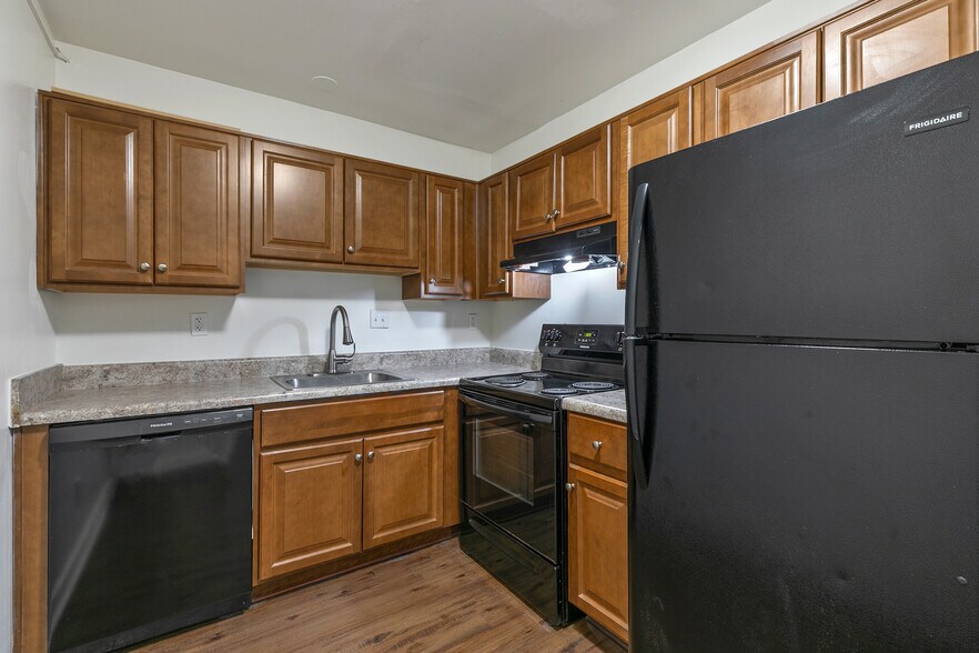 More Photos Of 3900 Forest Hill Ave, Richmond Apartments For Sale