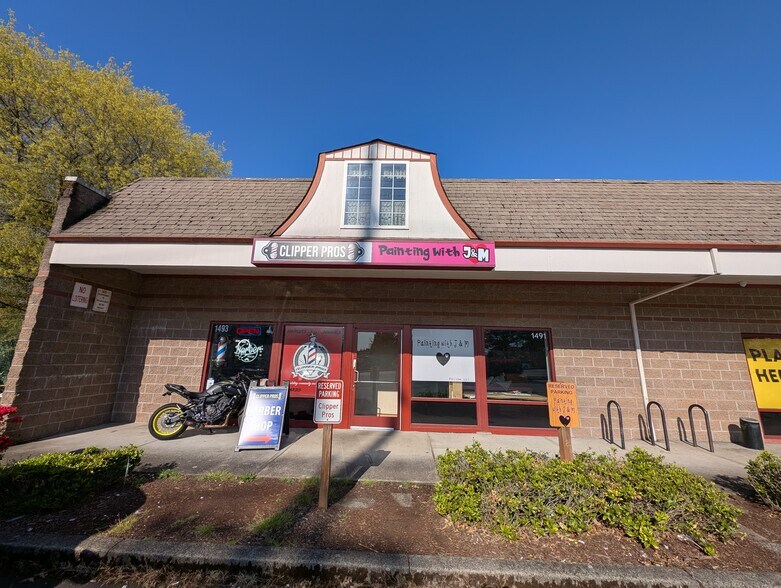 More Photos Of 1461-1493 SE Hogan Rd, Gresham General Retail For Lease