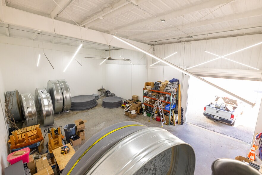 More Photos Of 3915 McKinney St, Houston Light Distribution For Lease