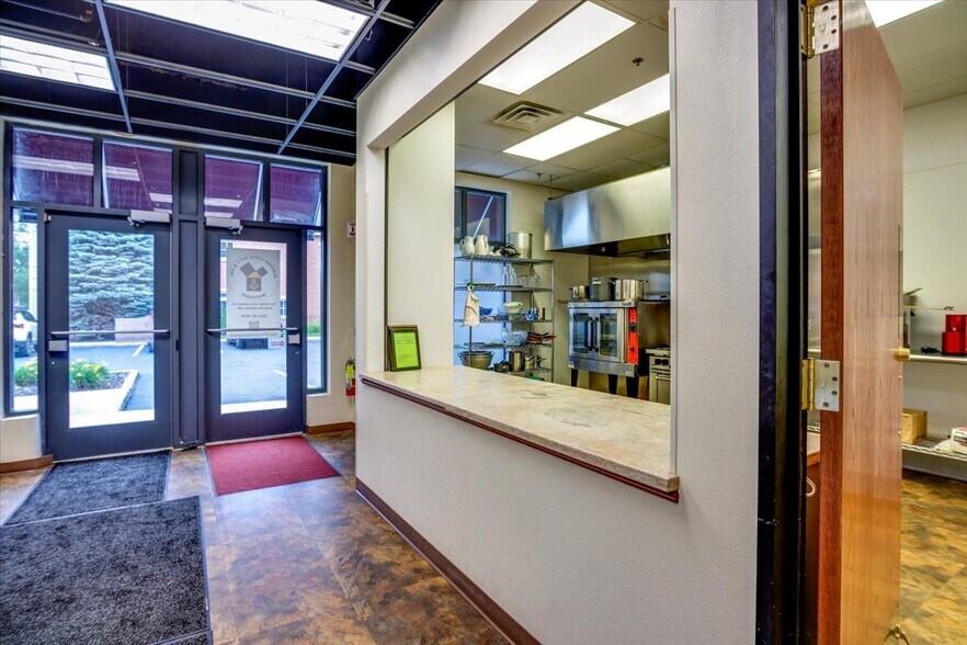 More Photos Of 115-125 56th St, Kenosha Restaurant For Lease