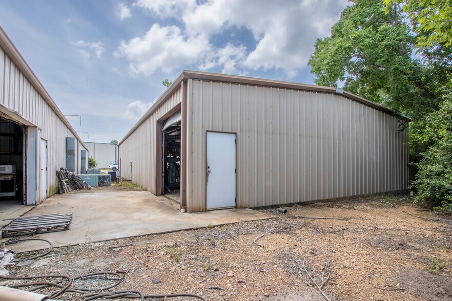 More Photos Of 2060 Highway 90 W, Sealy Manufacturing For Sale