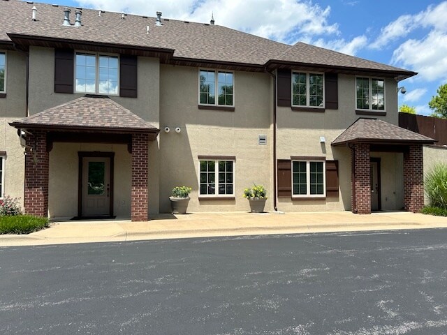 More Photos Of 1546 E Bradford Pky, Springfield Office For Lease