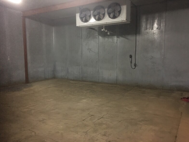 More Photos Of 6917 Mccomber St, Sacramento Warehouse For Sale