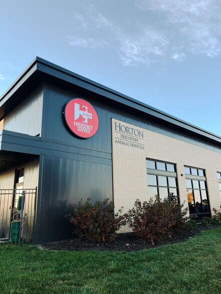 More Photos Of 4210 Philips Farm Rd, Columbia Unknown For Lease