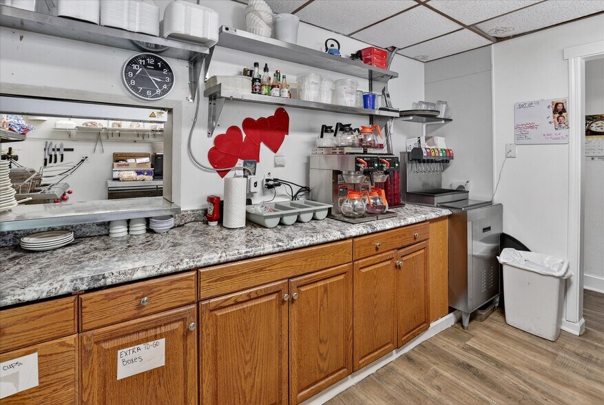 More Photos Of 5937 W Higgins Lake Dr, Roscommon Restaurant For Sale