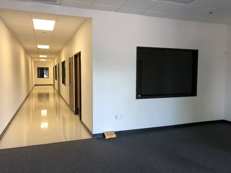 More Photos Of 3684-3686 Sonoma Blvd, Vallejo General Retail For Lease