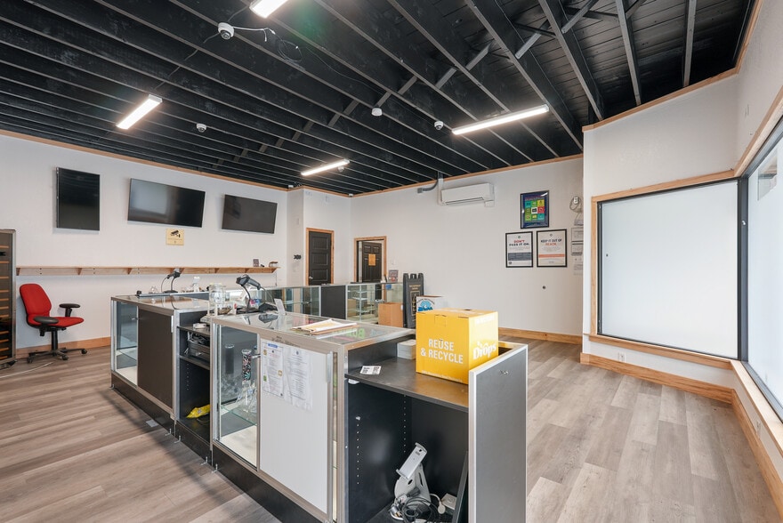 More Photos Of 7050 Martin Luther King Jr Blvd, Portland Freestanding For Lease