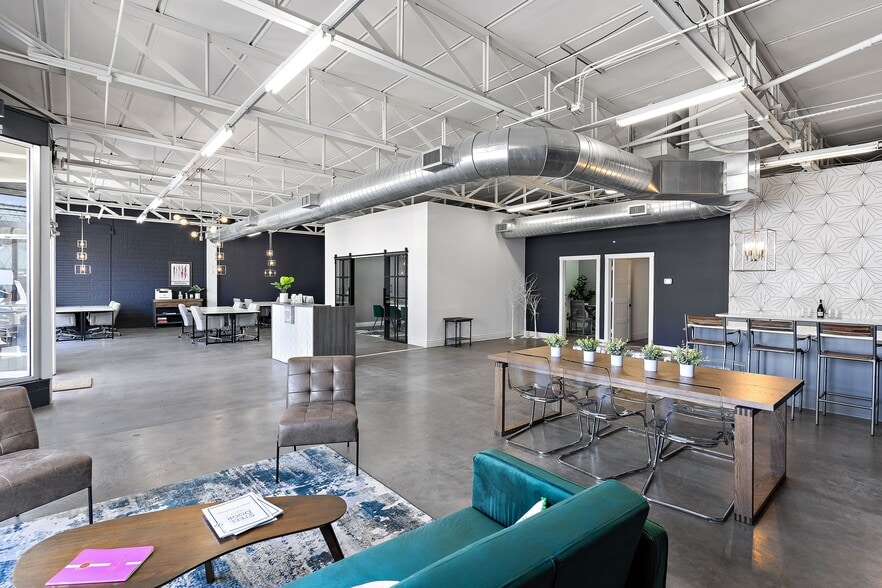 More Photos Of 235-249 W 19th St, Houston Unknown For Lease