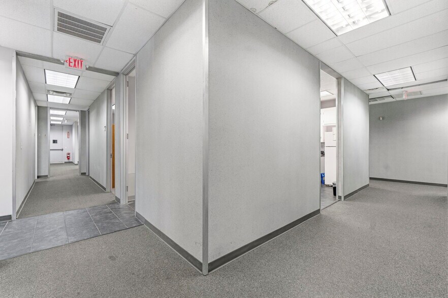 More Photos Of 1030 Regional Park Dr, Houston Office For Sale