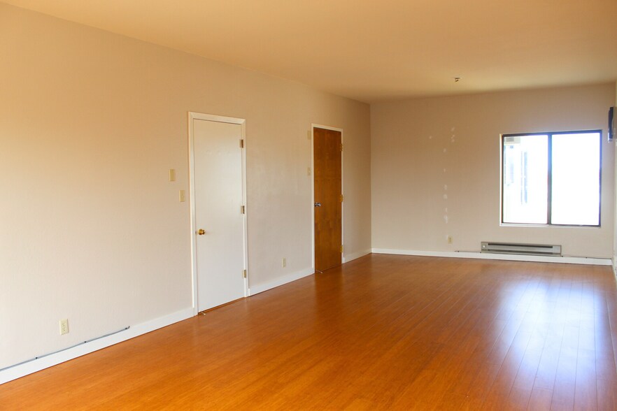 More Photos Of 5263 Claremont Ave, Oakland Loft Creative Space For Sale