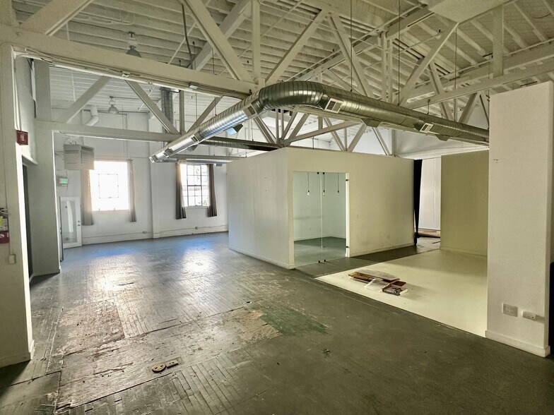 More Photos Of 1300 Elmer St, Belmont Warehouse For Lease