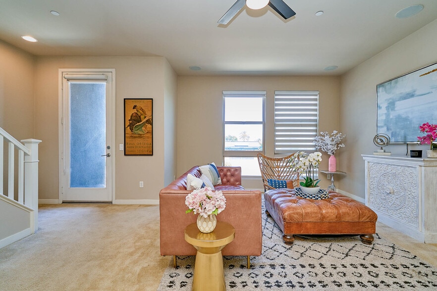 More Photos Of 801 S Anaheim Blvd, Anaheim General Retail For Sale
