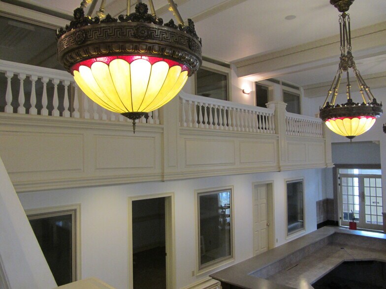 More Photos Of 522 9th St, Huntington Loft Creative Space For Lease