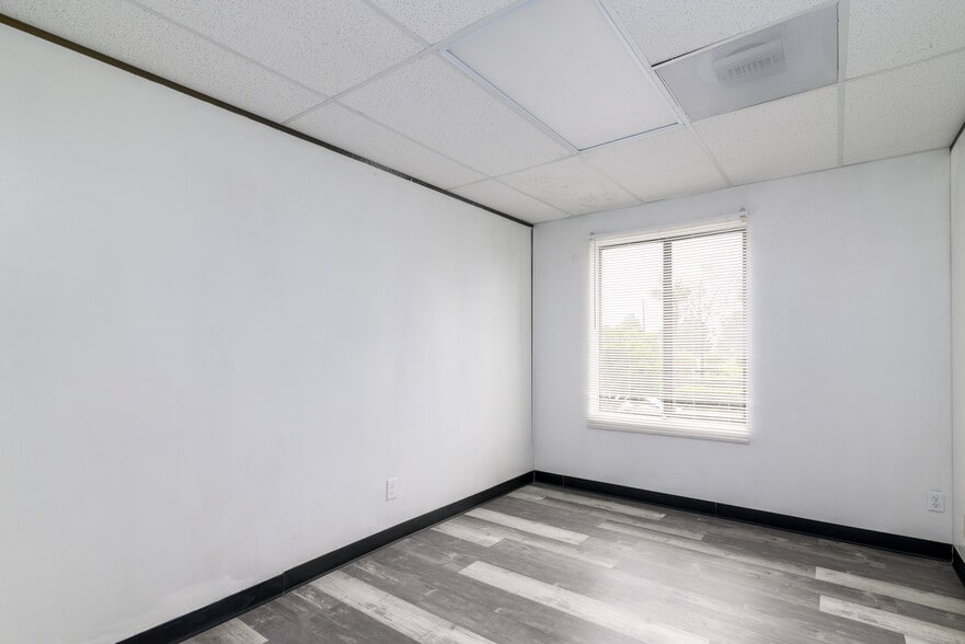 More Photos Of 501 W Channel Islands Blvd, Port Hueneme Loft Creative Space For Lease