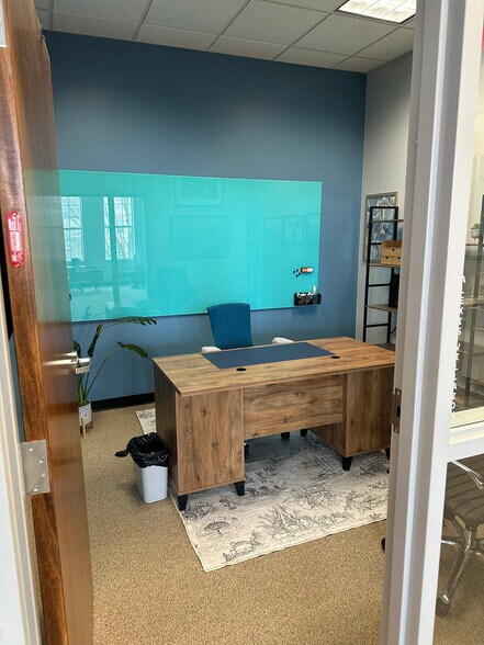 More Photos Of 16740 Birkdale Commons Pky, Huntersville Office Residential For Lease