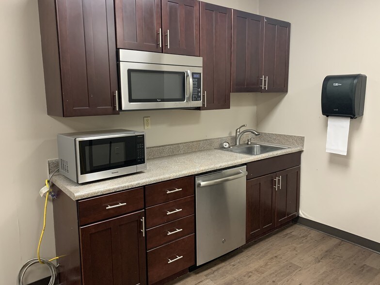 More Photos Of 2901 Wall Triana Hwy, Huntsville Office For Lease